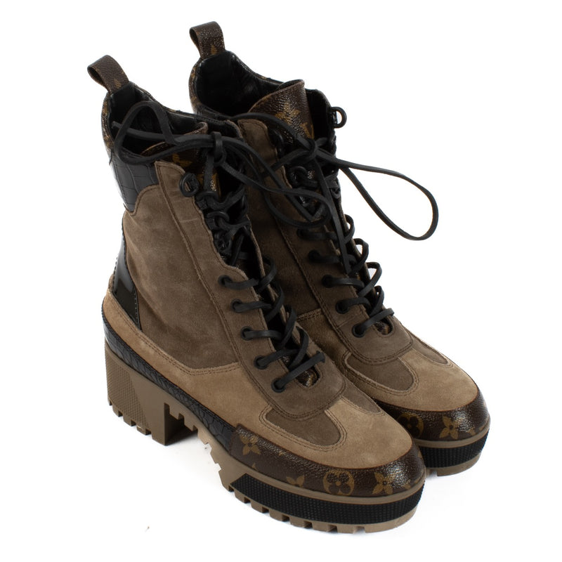 Shop safe online at Labellov in Antwerp, Brussels and Knokke these 100% authentic second hand LLouis Vuitton Beige Laureate Desert Boots - size 38.5