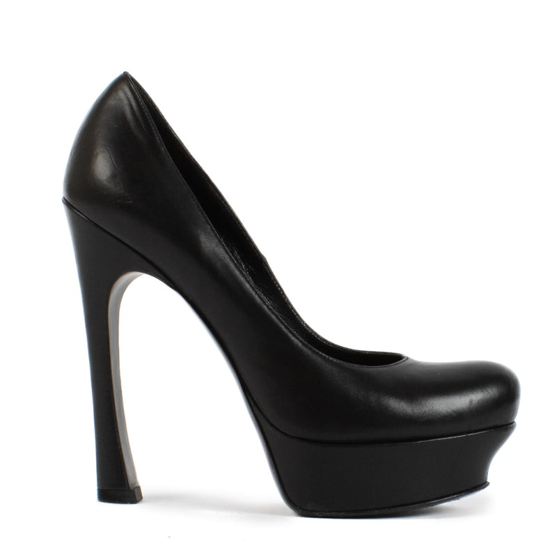 Shop safe online at Labellov in Antwerp, Brussels and Knokke this 100% authentic second hand Saint Laurent Black Leather Palais Heels - Size 38,5