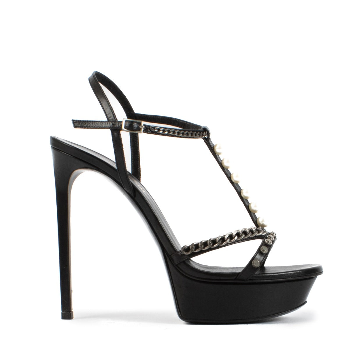 Shop safe online at Labellov in Antwerp, Brussels and Knokke this 100% authentic second hand Saint Laurent Black Leather Pearl and Chain Heels - Size 38,5