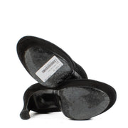 Shop safe online at Labellov in Antwerp, Brussels and Knokke this 100% authentic second hand Saint Laurent Black Suede Palais Heels - Size 38,5