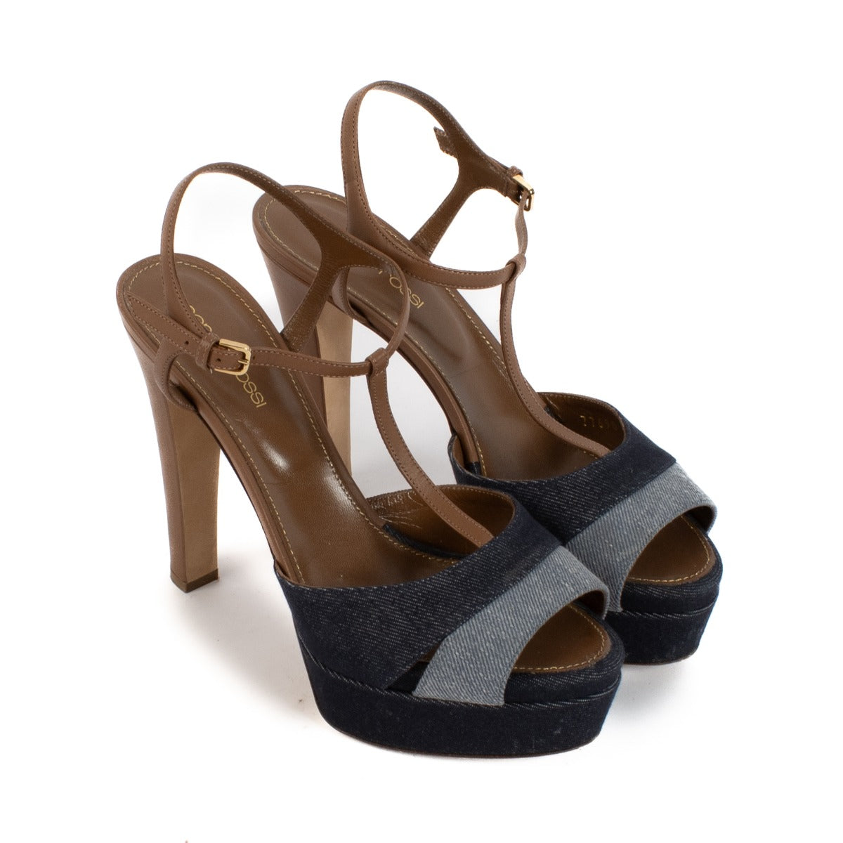 Shop safe online at Labellov in Antwerp, Brussels and Knokke this 100% authentic second hand Sergio Rossi Denim Platform Heels - Size 39