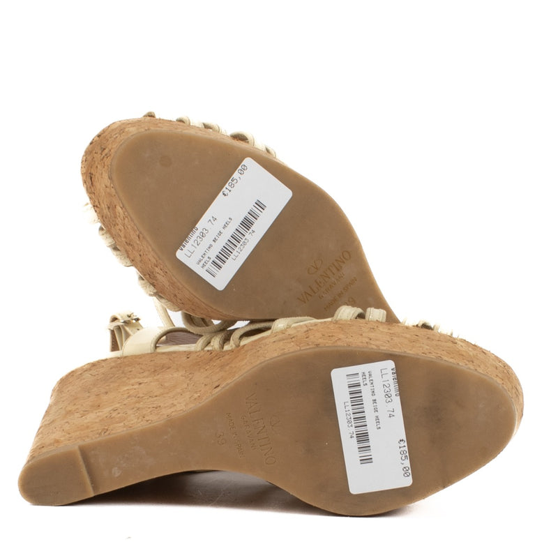shop 100% authentic second hand Valentino Beige Heels - Size 39 on Labellov.com