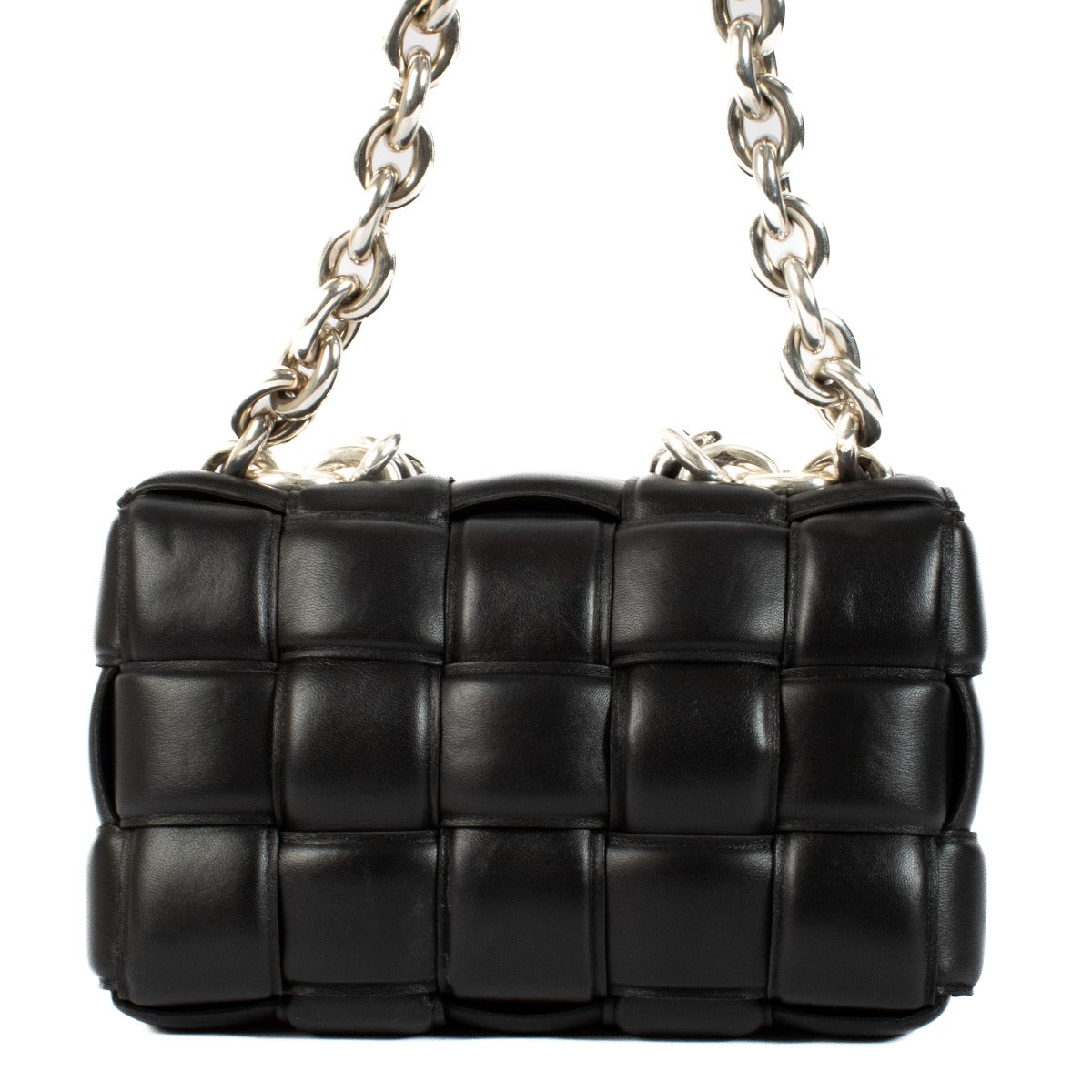Shop safe online at Labellov in Antwerp, Brussels and Knokke this 100% authentic second hand Bottega Veneta Black Chain Cassette Shoulder Bag