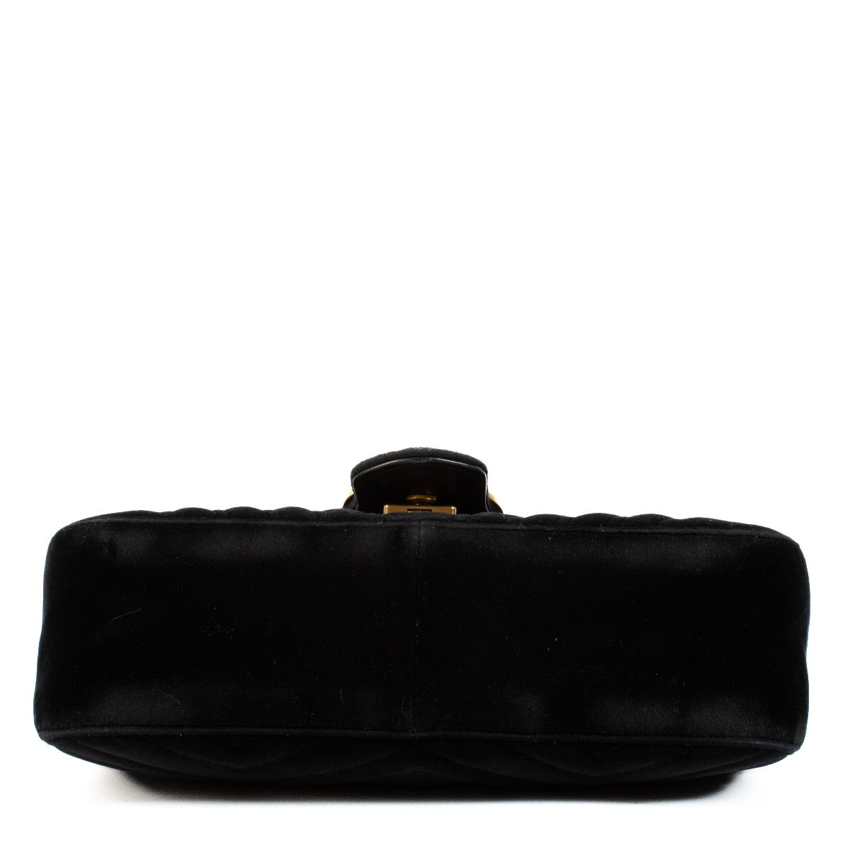 Shop safe online at Labellov in Antwerp, Brussels and Knokke this 100% second hand Gucci Black Velvet GG Marmont Small Bag