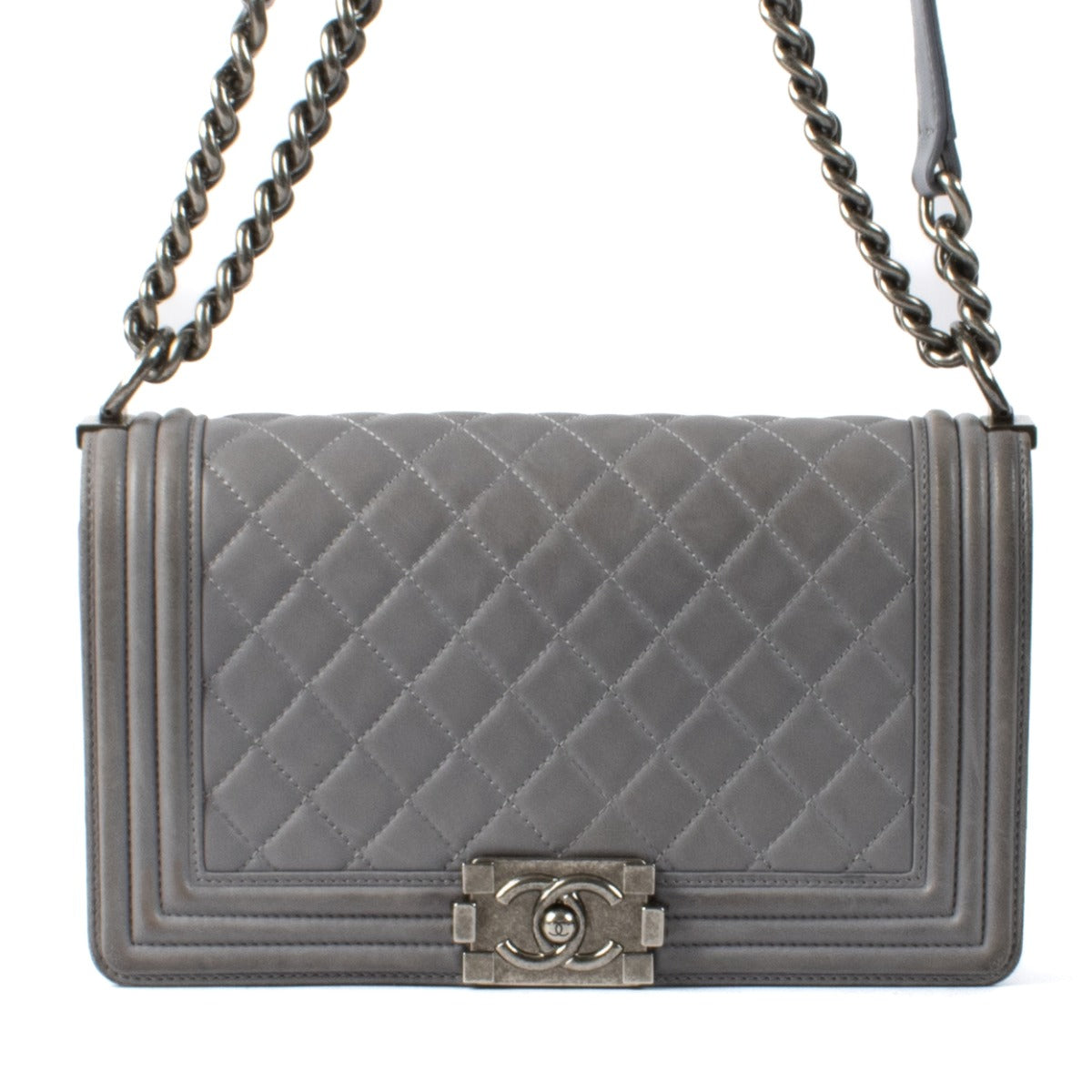 Shop safe online at Labellov in Antwerp, Brussels and Knokke this 100% authentic second hand Chanel Grey Leather Medium Boy Bag