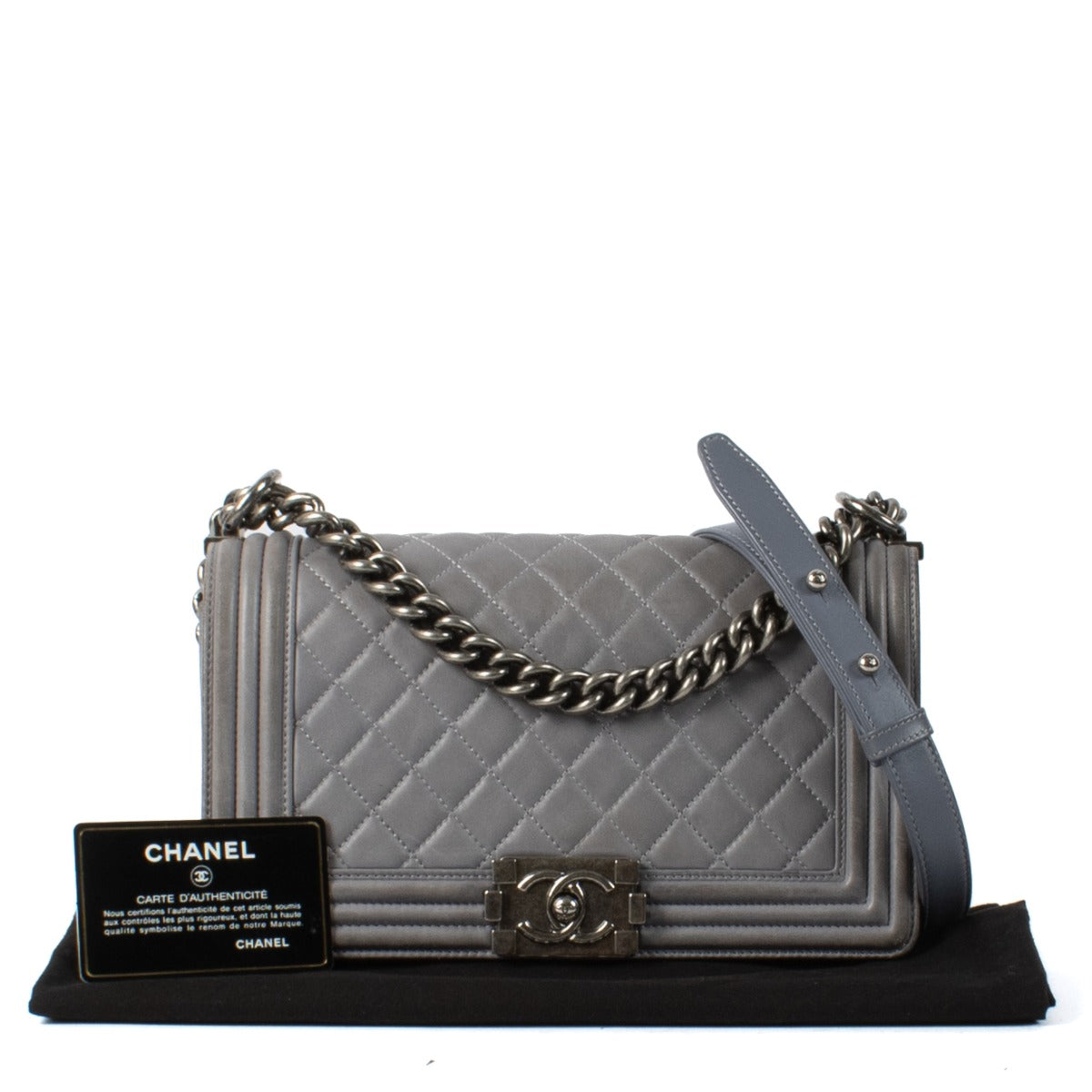Shop safe online at Labellov in Antwerp, Brussels and Knokke this 100% authentic second hand Chanel Grey Leather Medium Boy Bag