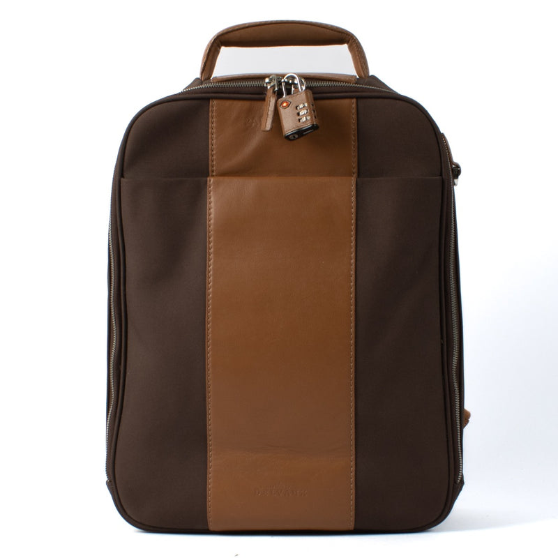 Shop safe online at Labellov in Antwerp, Brussels and Knokke this 100% authentic second hand Delvaux Brown Airess Travel Bag And Pouch