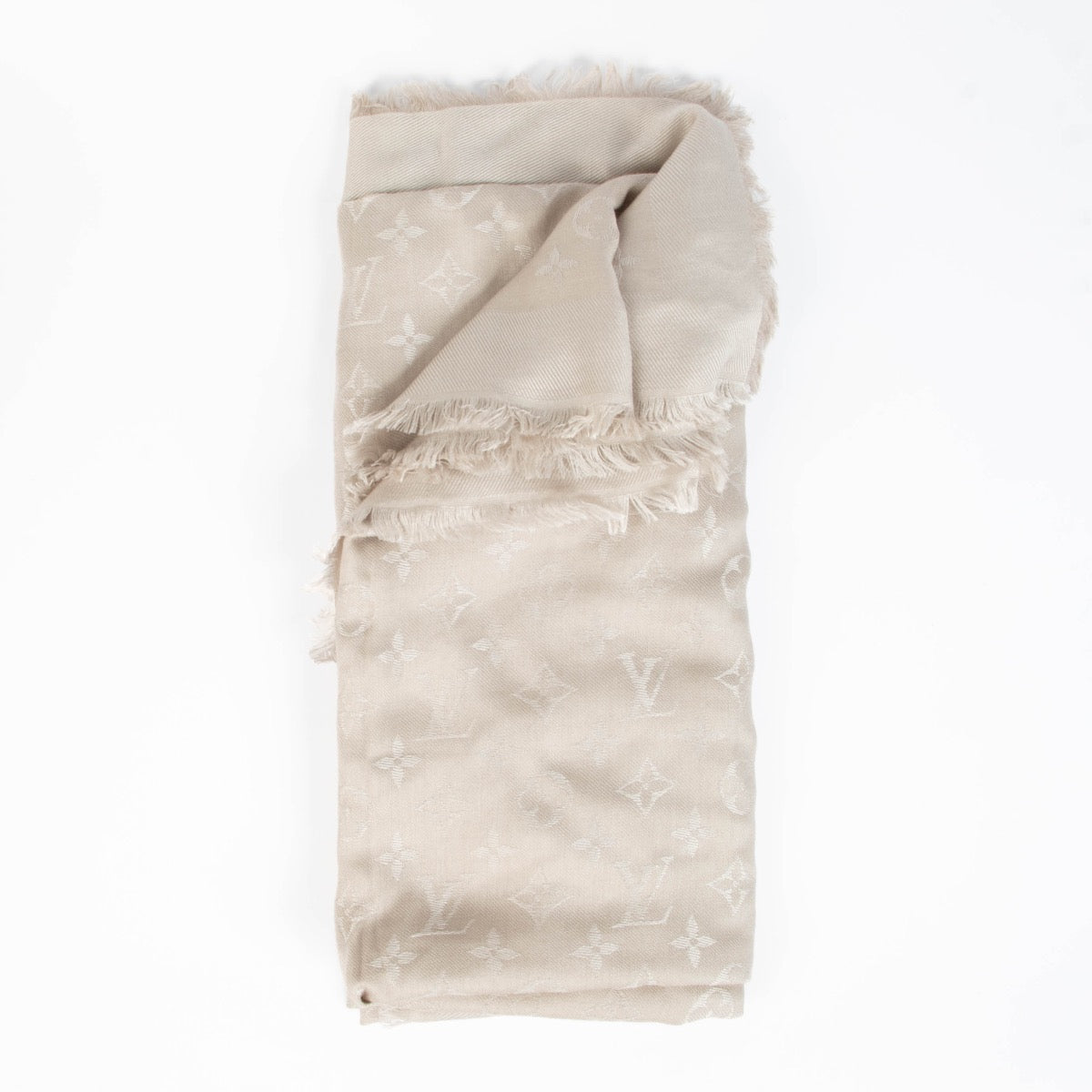 Authentic pre-loved Louis Vuitton Grey Monogram Classic Shawl on Labellov.com