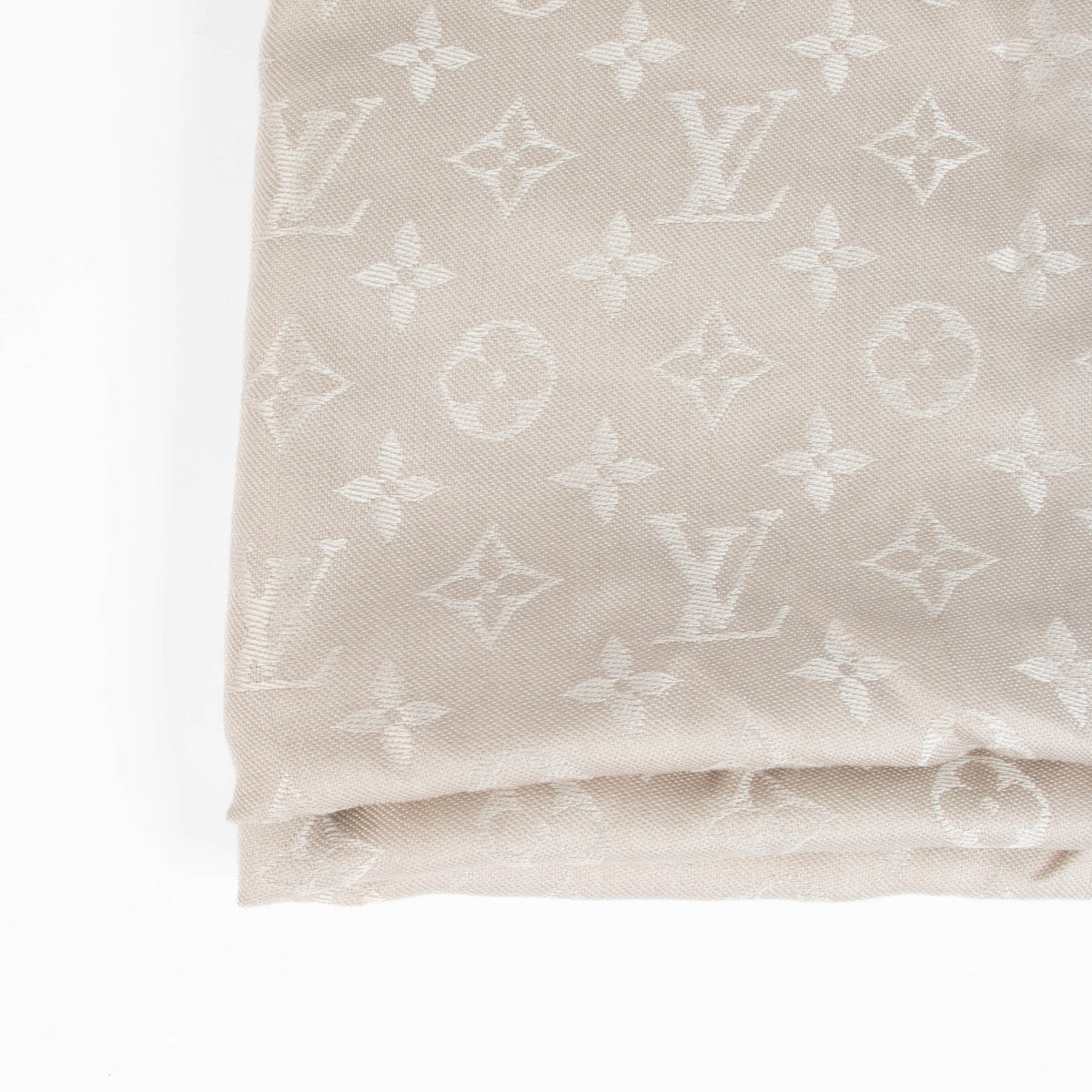 Authentic pre-loved Louis Vuitton Grey Monogram Classic Shawl on Labellov.com