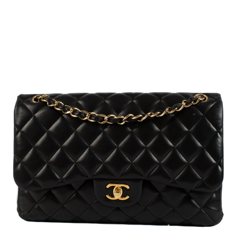 Shop safe online at Labellov in Antwerp, Brussels and Knokke this 100% authentic second hand Chanel Black Lambskin Large Classic Flap Bag
