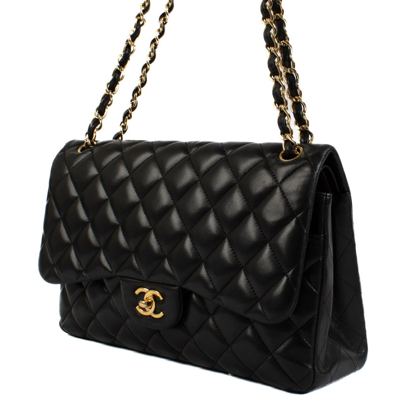 Shop safe online at Labellov in Antwerp, Brussels and Knokke this 100% authentic second hand Chanel Black Lambskin Large Classic Flap Bag