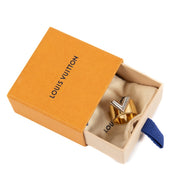 Shop safe online at Labellov in Antwerp, Brussels and Knokke this 100% authentic second hand Louis Vuitton M61085 Gold & Silver Essential V Ring - Size L