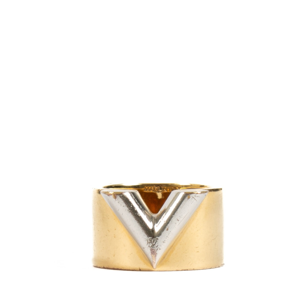 Shop safe online at Labellov in Antwerp, Brussels and Knokke this 100% authentic second hand Louis Vuitton M61085 Gold & Silver Essential V Ring - Size L