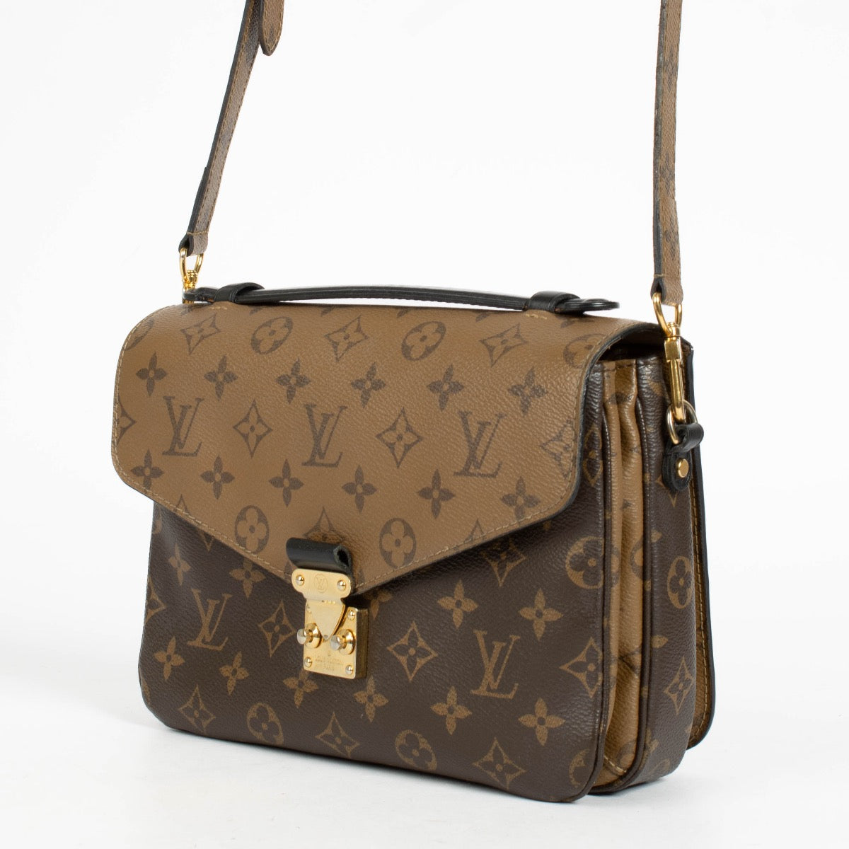 Authentic pre-loved Louis Vuitton Pochette Metis Monogram Reverse on Labellov.com