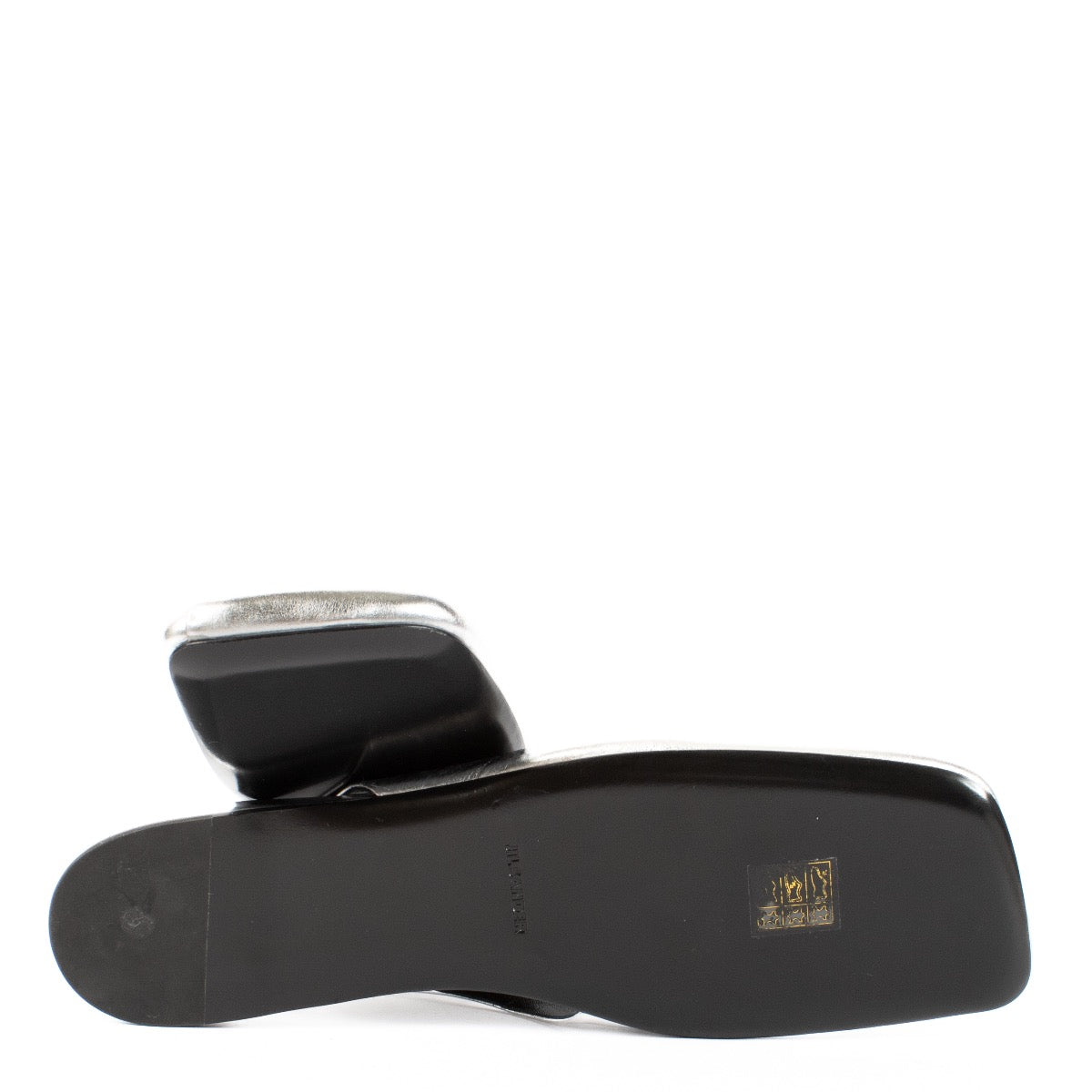 shop 100% authentic second hand Jil Sander Silver Flats - Size 39 on Labellov.com