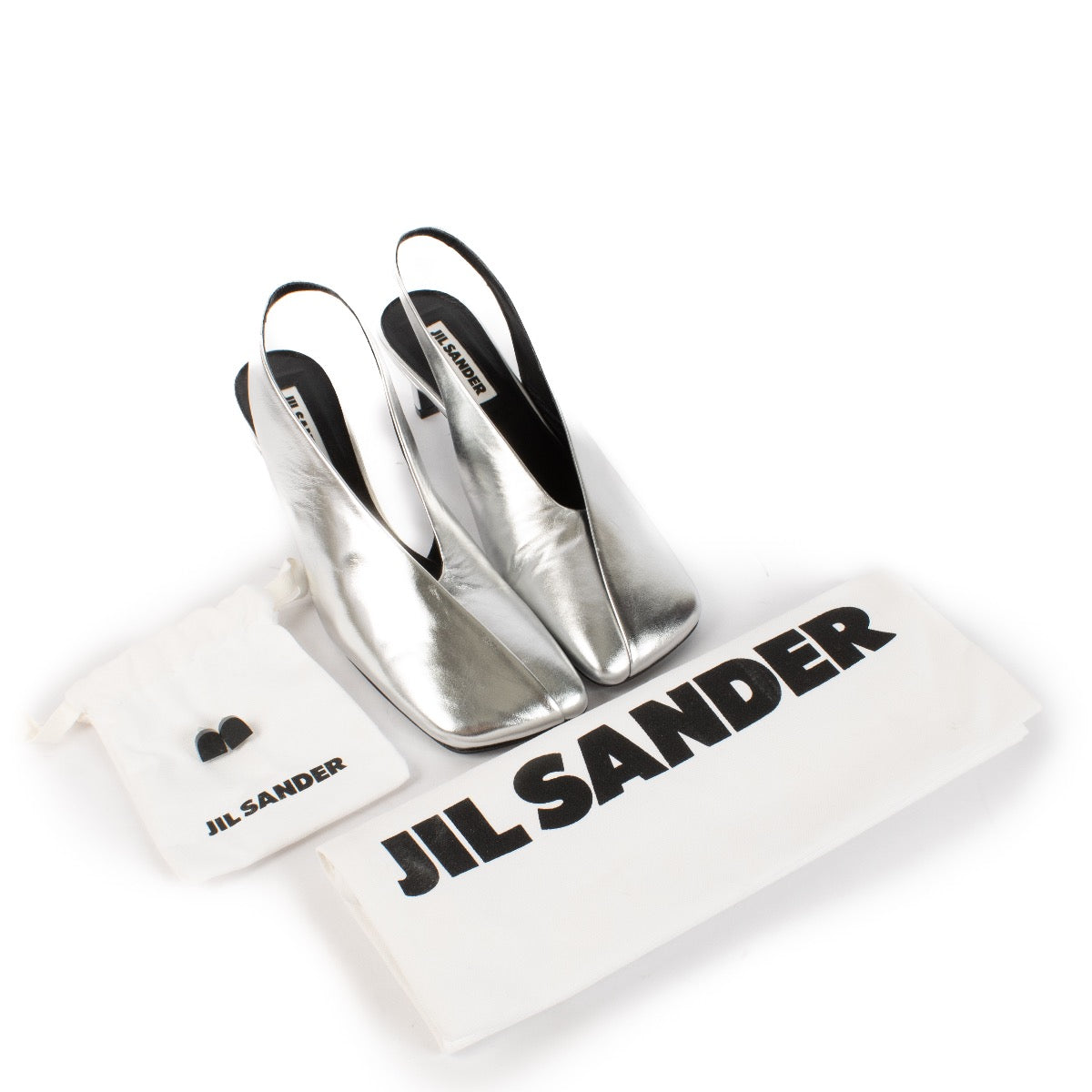 shop 100% authentic second hand Jil Sander Silver Pumps - Size 38 on Labellov.com