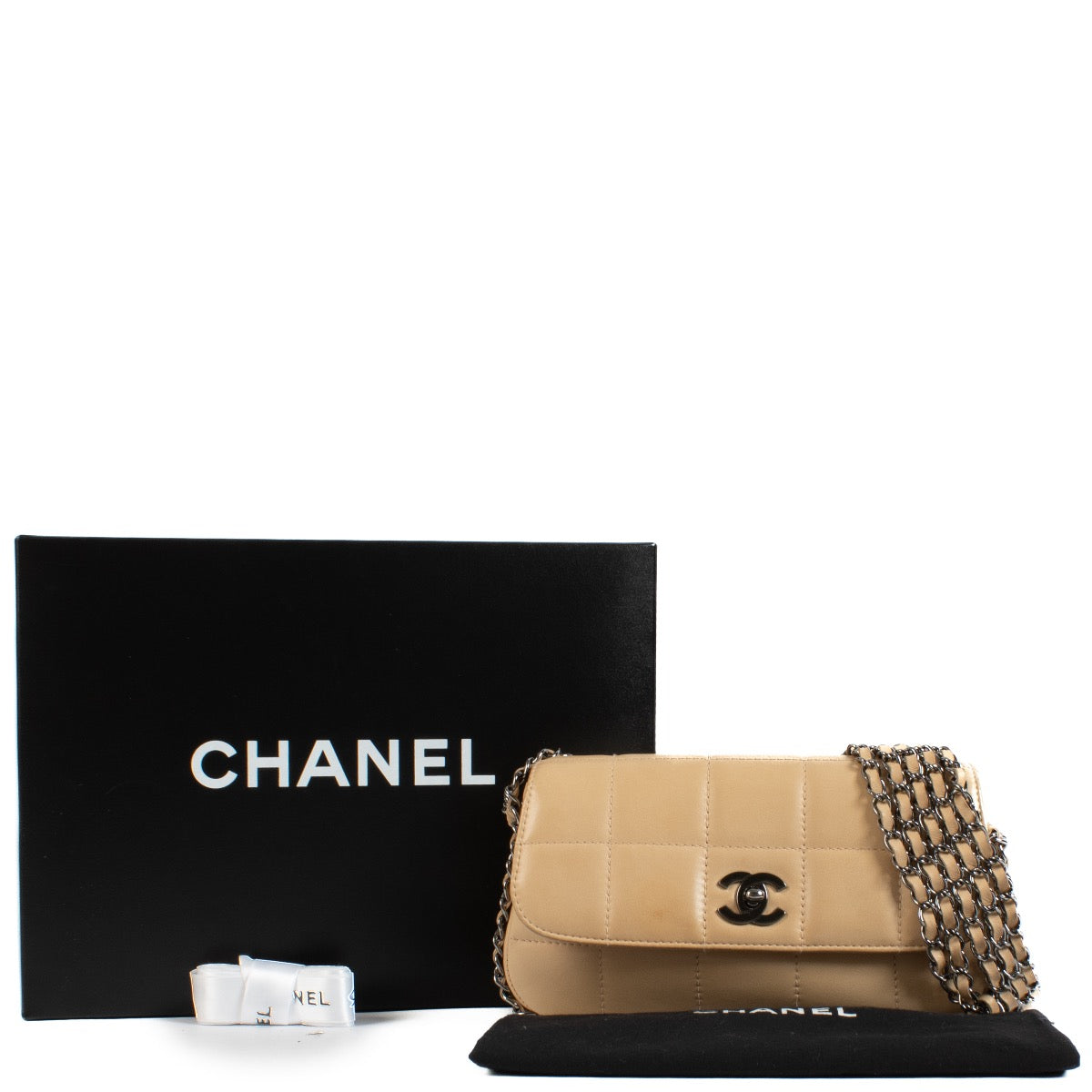 shop 100% authentic second hand Chanel Beige Chocolate Shoulder Bag on Labellov.com