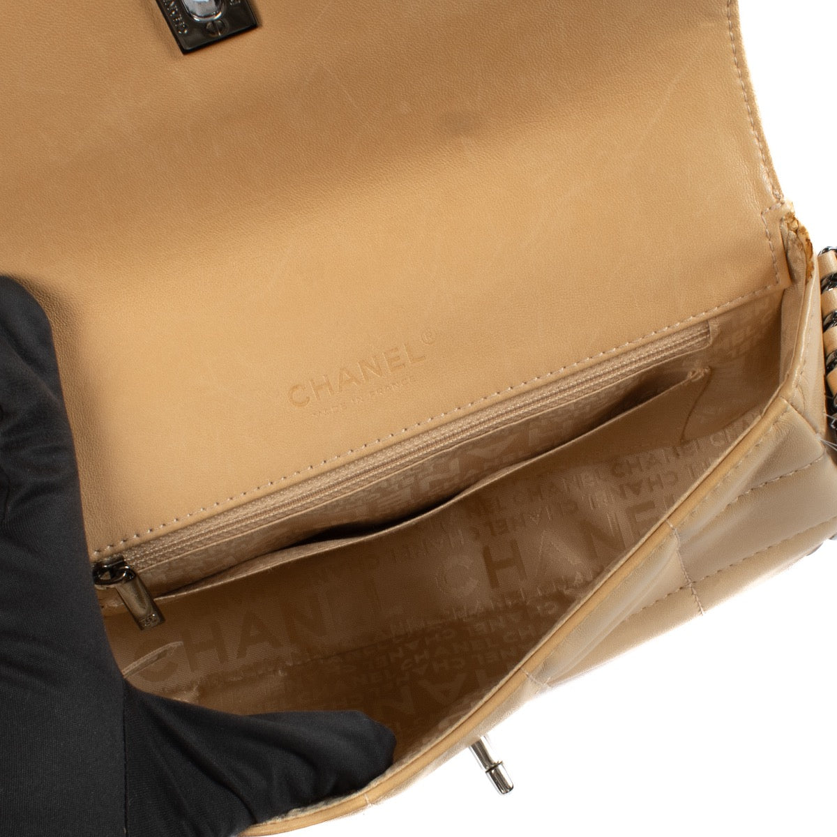 shop 100% authentic second hand Chanel Beige Chocolate Shoulder Bag on Labellov.com