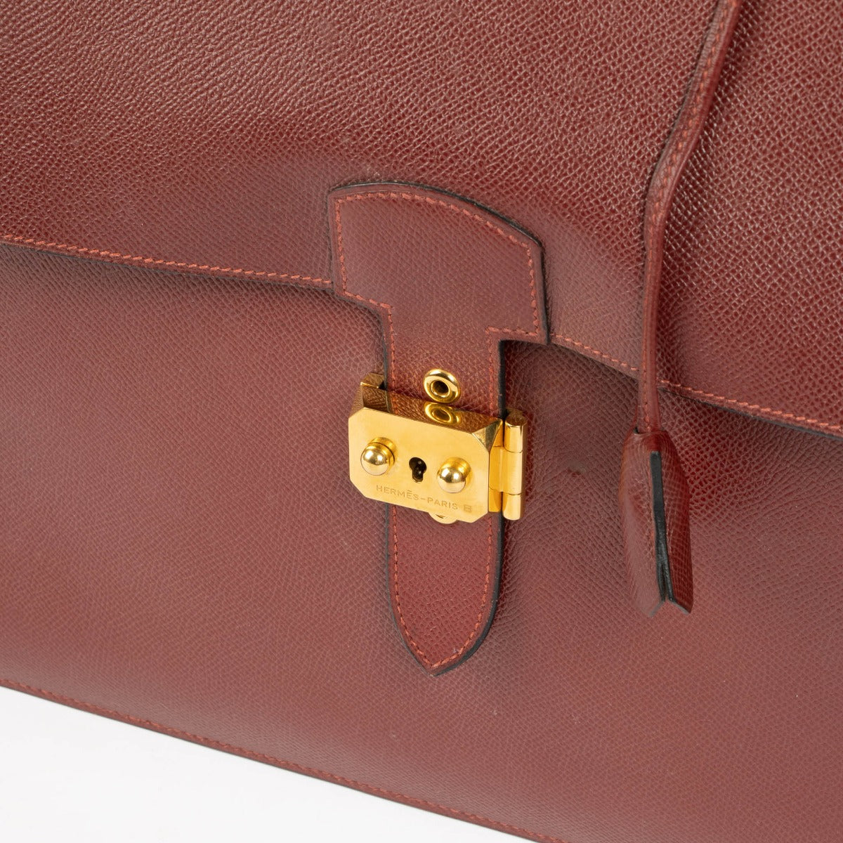 Hermès Sac a Depeches 38 Red Courchevel GHW