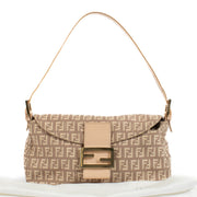 Fendi Monogram Dusky Pink Zucchino FF Baguette Bag aan de beste prijs bij Labellov tweedehands luxe in Antwerpen en Knokke.