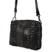 Shop safe online at Labellov in Antwerp, Brussels and Knokke this 100% authentic second hand Bottega Veneta Black Python Camera Crossbody Bag. Veilig online tweedehands authentieke Bottega Veneta zwarte crossbody handtas bij Labellov.