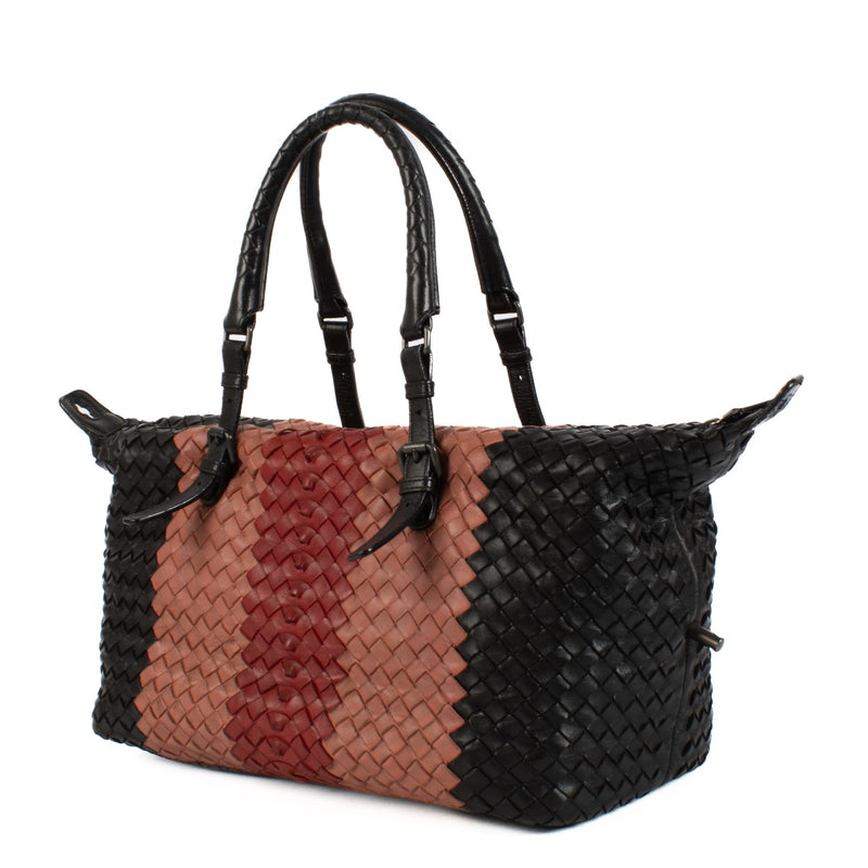 Shop safe online at Labellov in Antwerp, Brussels and Knokke this 100% authentic second hand Bottega Veneta Tri-Color Intrecciato Tote Bag. Veilig online tweedehands authentieke Bottega Veneta Tri-Color Intrecciato Tote Bag kopen bij Labellov.