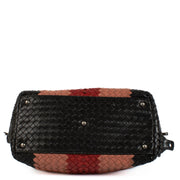 Shop safe online at Labellov in Antwerp, Brussels and Knokke this 100% authentic second hand Bottega Veneta Tri-Color Intrecciato Tote Bag. Veilig online tweedehands authentieke Bottega Veneta Tri-Color Intrecciato Tote Bag kopen bij Labellov.
