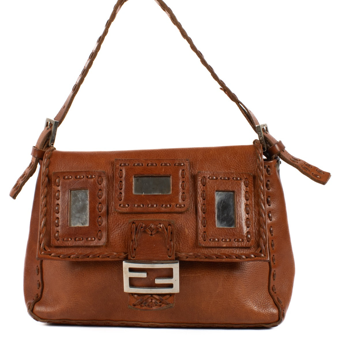 Shop safe online this 100% authentic second hand vintage Fendi Brown Mirror Mama Baguette Shoulder Bag at Labellov. Veilig online een authentieke tweedehands Fendi Brown Mirror Mama Baguette Shoulder Bag kopen bij Labellov.