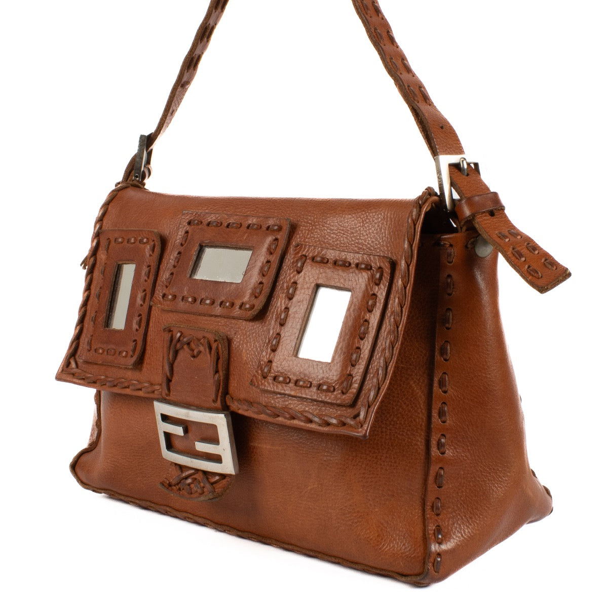 Shop safe online this 100% authentic second hand vintage Fendi Brown Mirror Mama Baguette Shoulder Bag at Labellov. Veilig online een authentieke tweedehands Fendi Brown Mirror Mama Baguette Shoulder Bag kopen bij Labellov.