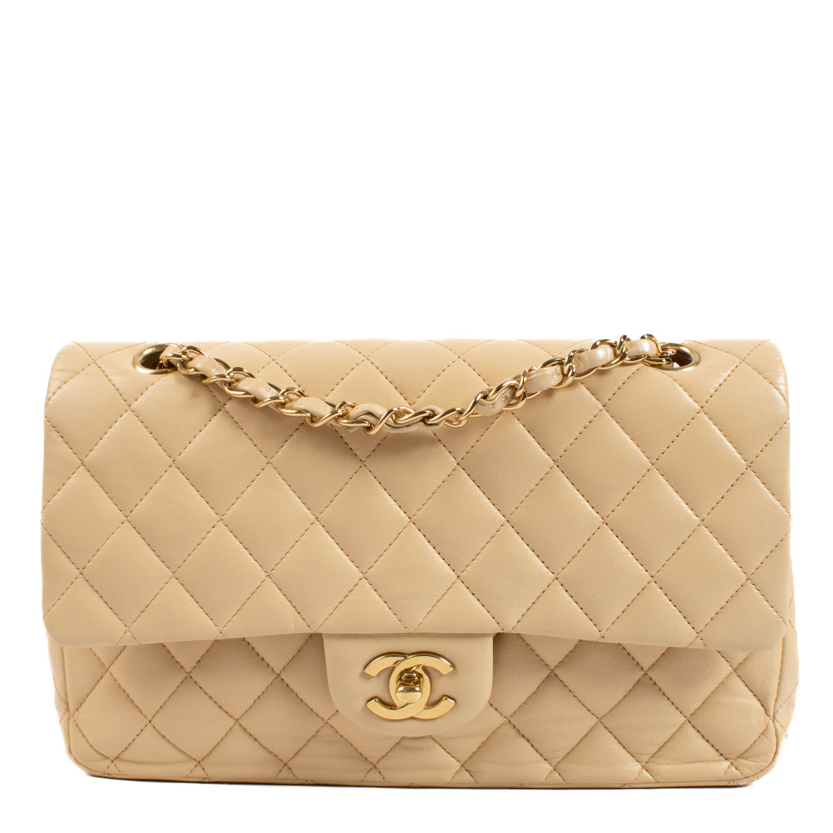 Chanel Beige Medium Classic 11.12 Bag aan de beste prijs bij Labellov tweedehands luxe in Antwerpen en Knokke. Wij kopen en verkopen steeds aan de beste prijs.