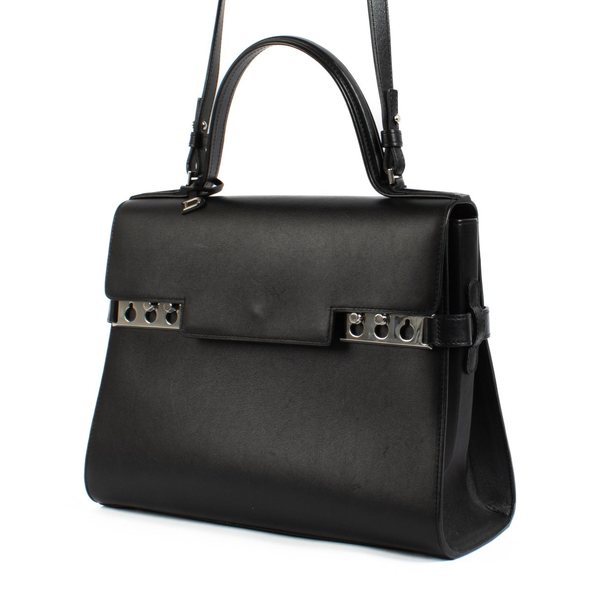 Shop safe online at Labellov in Antwerp, Brussels and Knokke this 100% authentic second hand Delvaux Black Supple Calf Tempête GM Bag