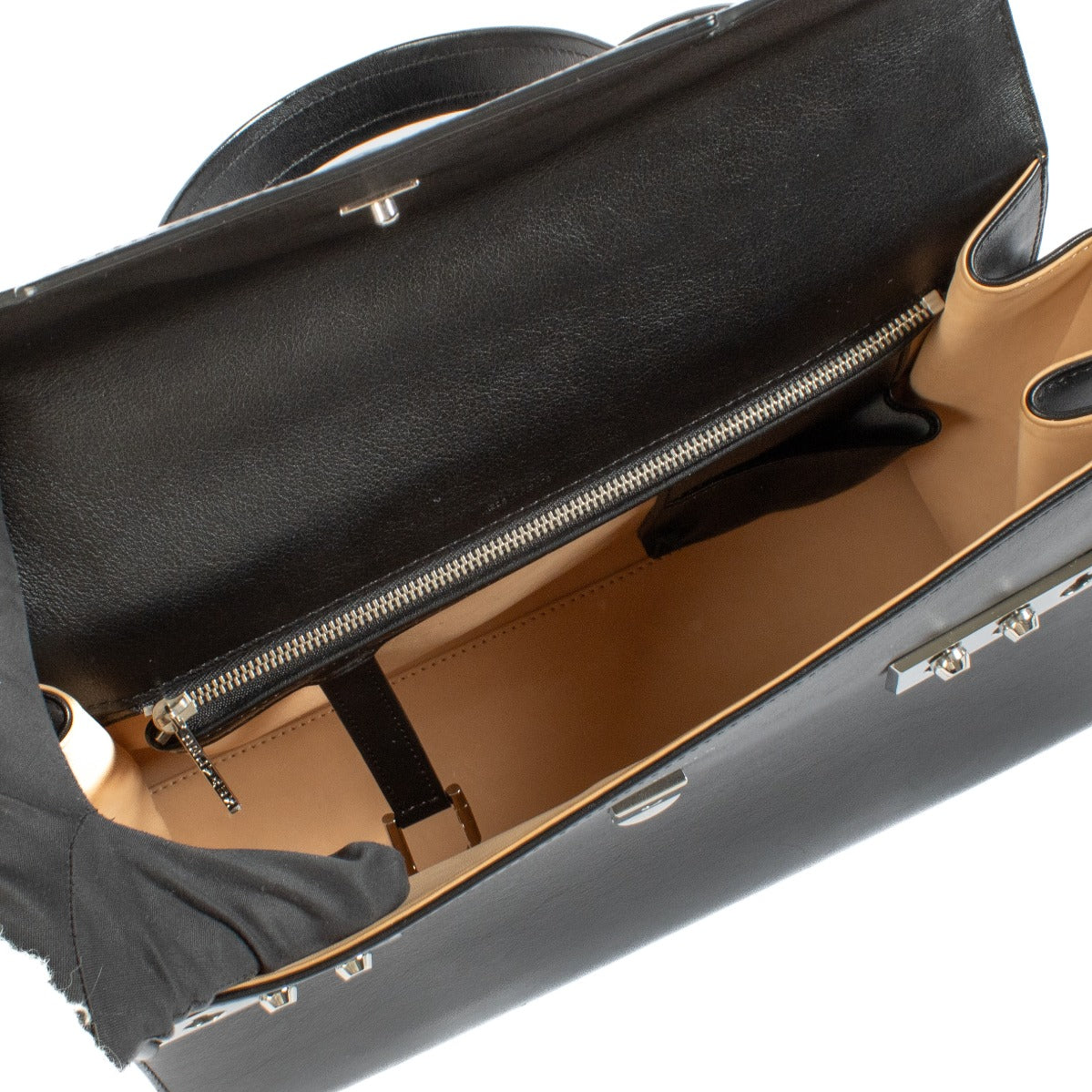 Shop safe online at Labellov in Antwerp, Brussels and Knokke this 100% authentic second hand Delvaux Black Supple Calf Tempête GM Bag