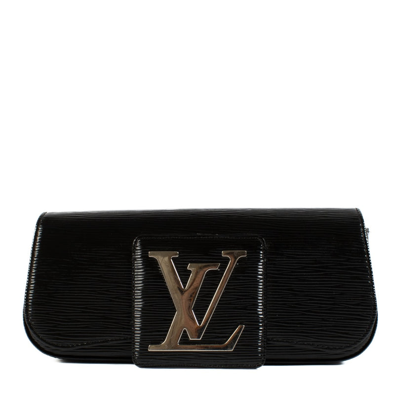 Shop safe online at Labellov in Antwerp, Brussels and Knokke this 100% authentic second hand Louis Vuitton Black Epi Clutch