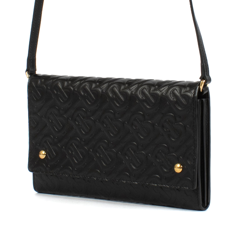 Burberry Monogram Leather Black Wallet On Chain Bag aan de beste prijs bij Labellov tweedehands luxe in Antwerpen en Knokke.