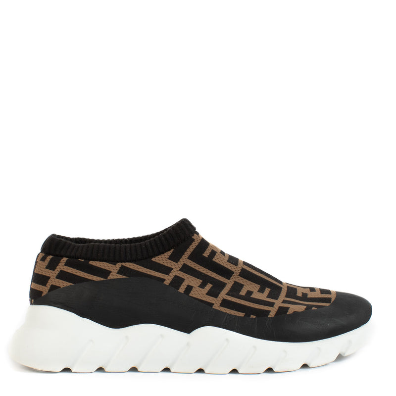 Buy your authentic pair of Fendi Logo Slip-on Sneakers - size 40 exclusively at Labellov secondhand designer bags and accessories.