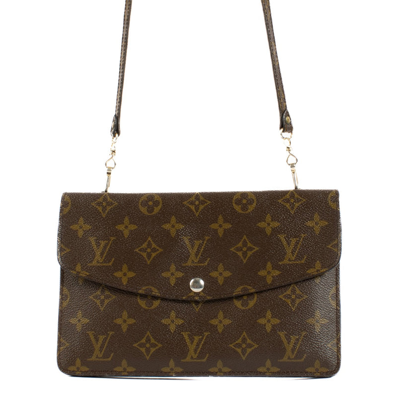 Shop safe online at Labellov in Antwerp, Brussels and Knokke this 100% authentic second hand Louis Vuitton 1970s Monogram Double Rabat Bag