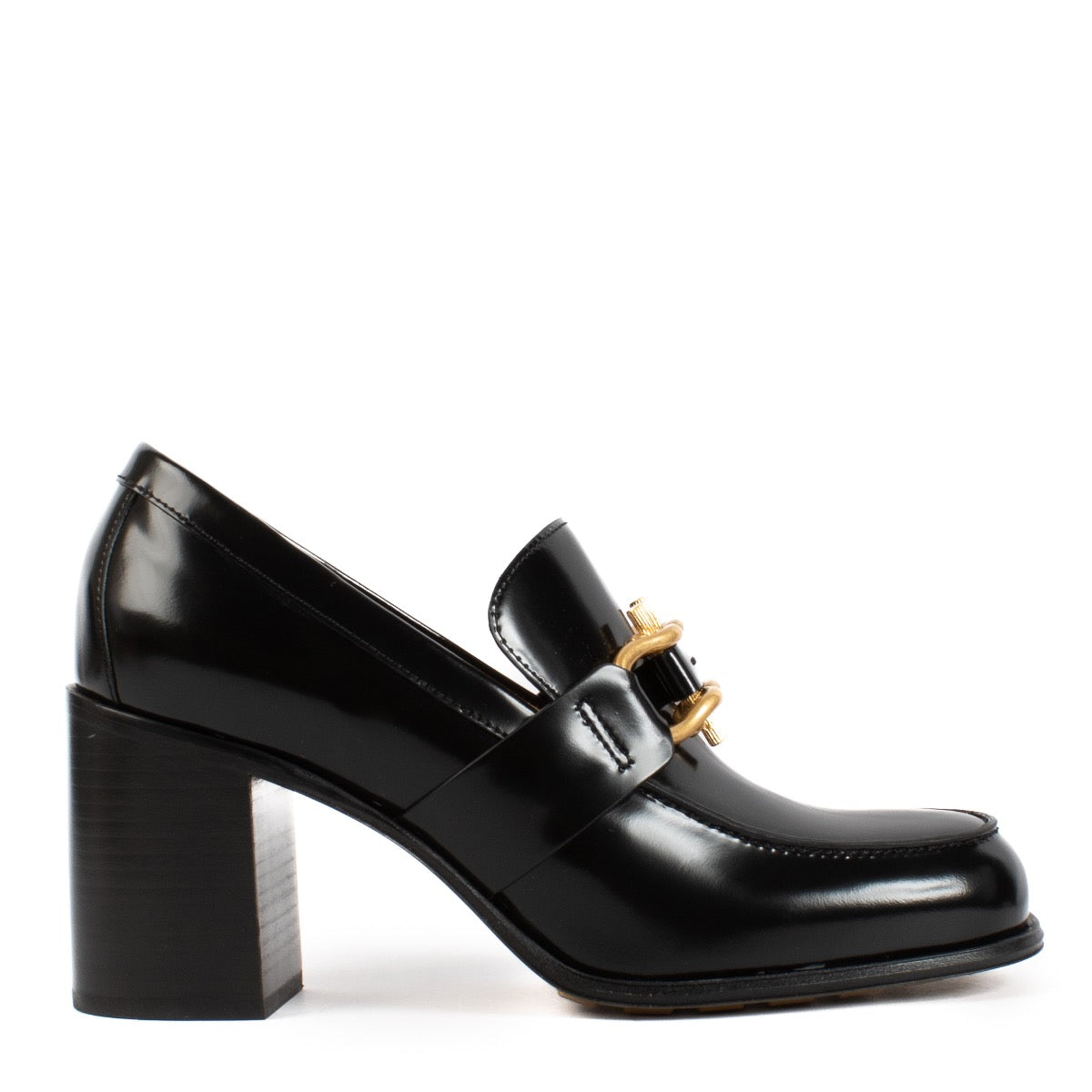 Shop safe online at Labellov in Antwerp, Brussels and Knokke these 100% authentic second hand Bottega Veneta Black Monsieur Loafers - size 38