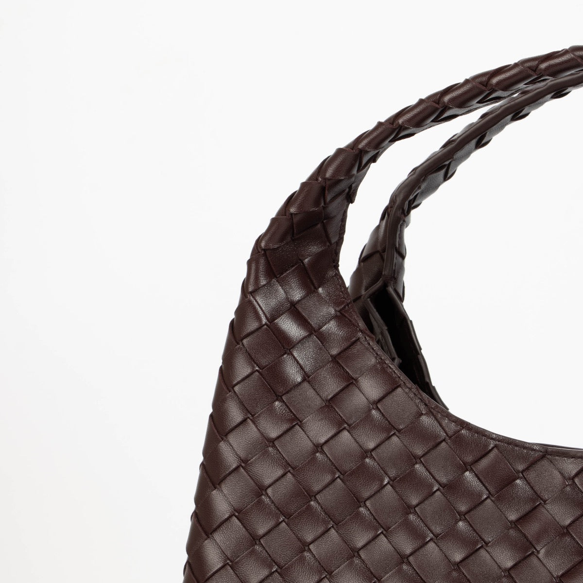 Shop this authentic Bottega Veneta Barolo Intrecciato Large Shoulder Bag pre-loved on Labellov.com