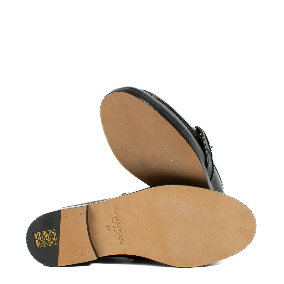 100% authentic pre loved Bottega Veneta Black Astaire Loafers on Labellov.com