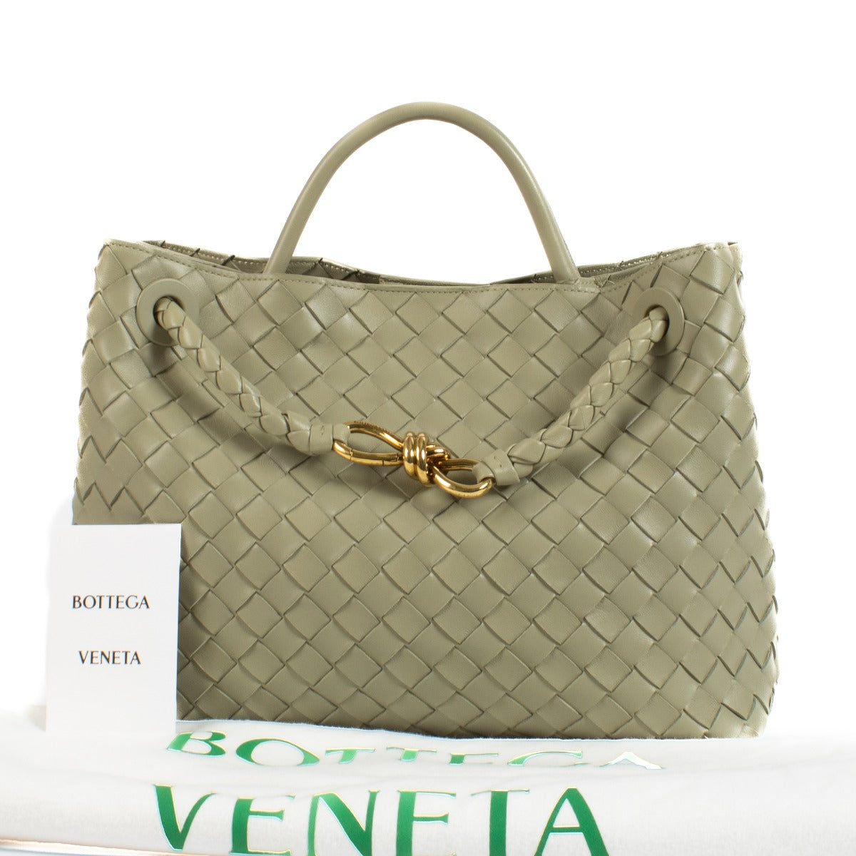 Shop safe online at Labellov in Antwerp, Brussels and Knokke this 100% authentic second hand Bottega Veneta Travertine Medium Andiamo Bag