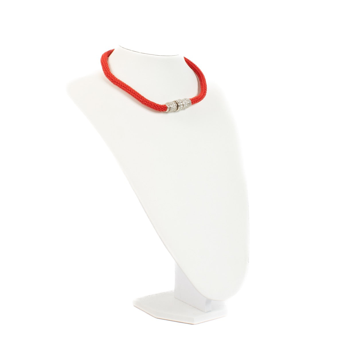 Shop safe online at Labellov in Antwerp, Brussels and Knokke this 100% authentic second hand Bottega Veneta Red Resin/Crystal Collar Necklace