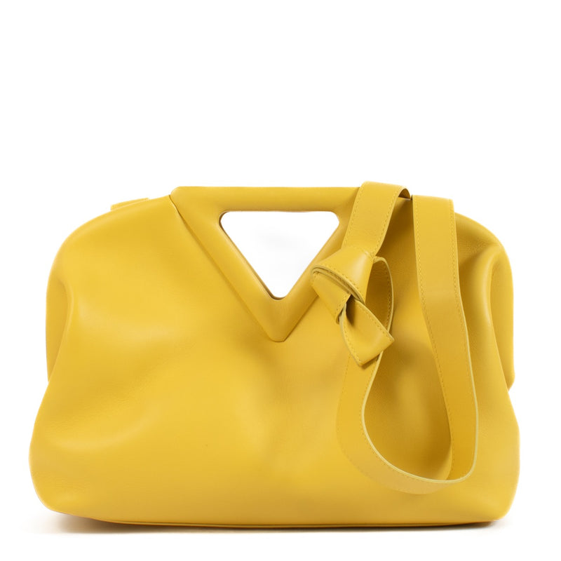 Shop safe online at Labellov in Antwerp, Brussels and Knokke this 100% authentic second hand Bottega Veneta Mirabelle Medium Point Bag