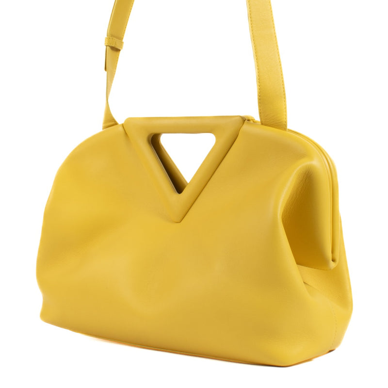 Shop safe online at Labellov in Antwerp, Brussels and Knokke this 100% authentic second hand Bottega Veneta Mirabelle Medium Point Bag