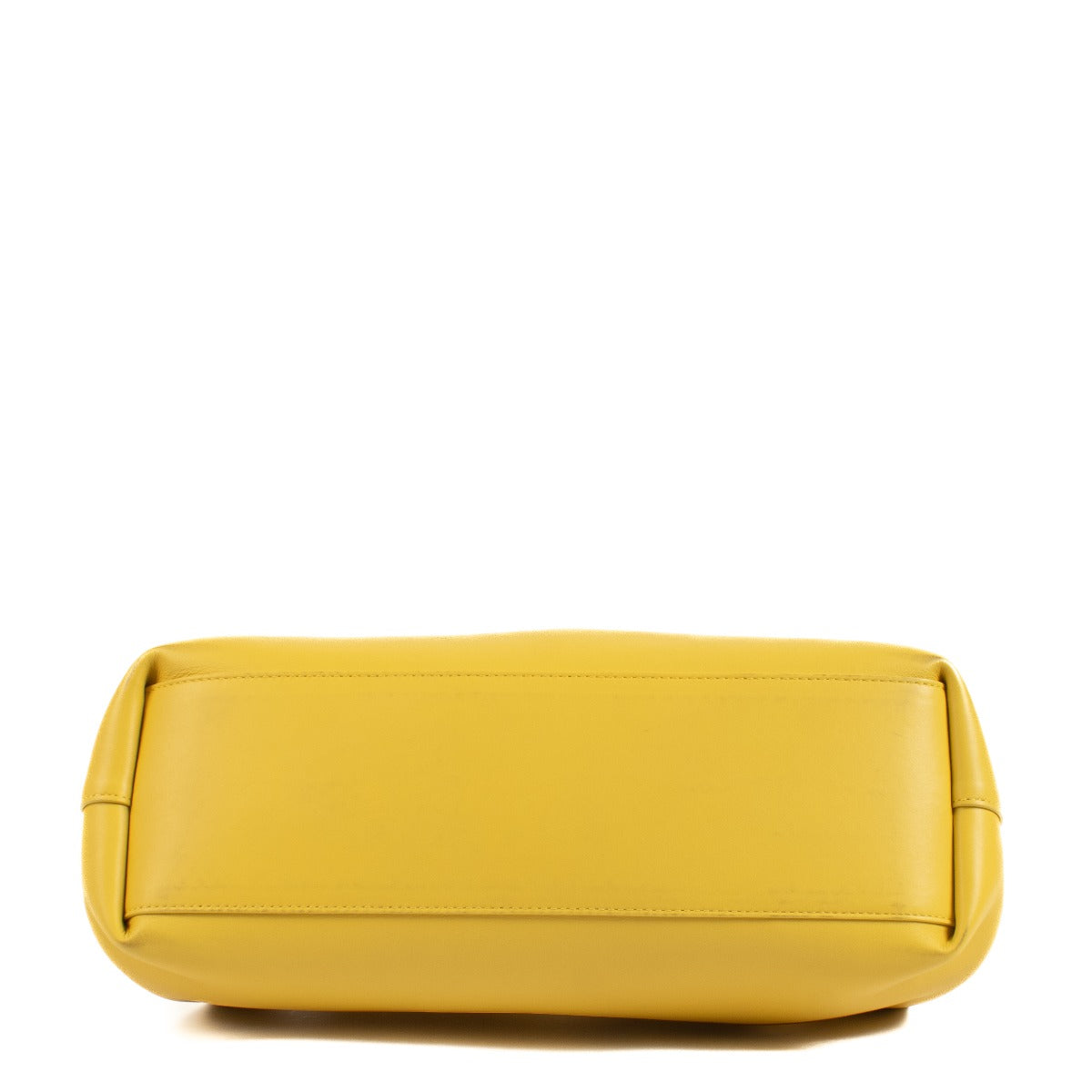 Shop safe online at Labellov in Antwerp, Brussels and Knokke this 100% authentic second hand Bottega Veneta Mirabelle Medium Point Bag