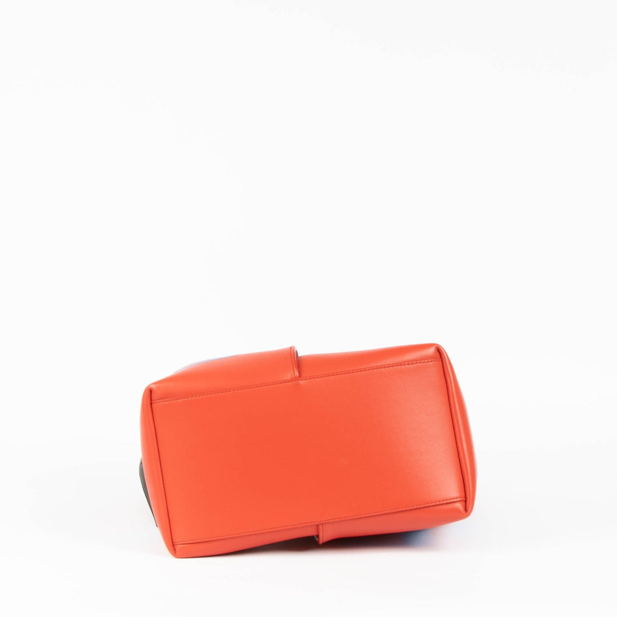 Shop the authentic Loewe Red Logo Bilbao Large Bucket Bag second hand on Labellov.com