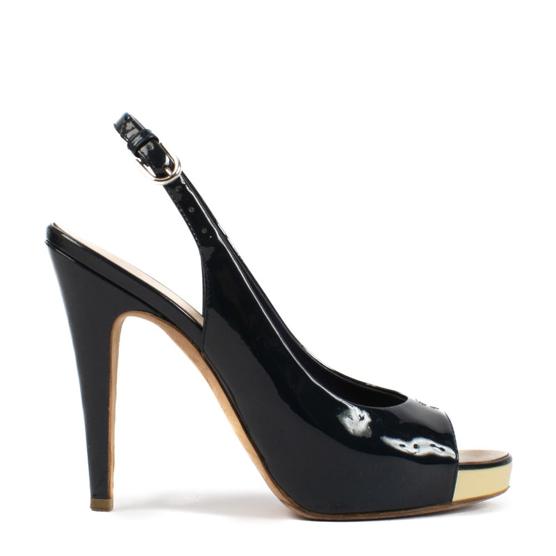 Shop safe online at Labellov in Antwerp and Knokke this 100% auhtentic second hand Chanel Blue Patent Open Toe Heels - Size 37,5