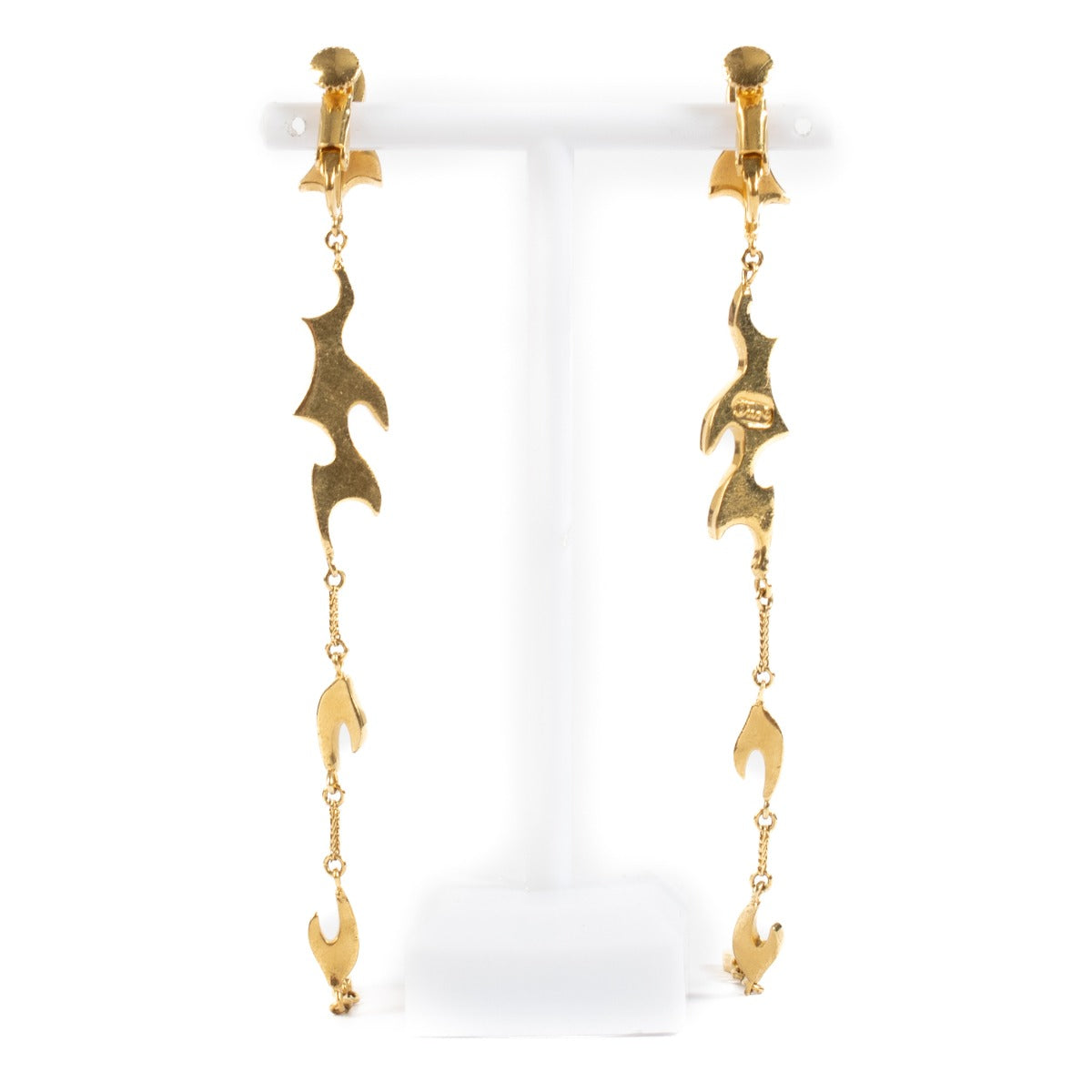 Shop safe online at Labellov in Antwerp, Brussels and Knokke this 100% authentic second hand Christian Dior Gold Flame Pendant Clip On Earrings