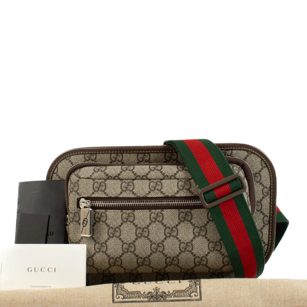 Shop safe online at Labellov in Antwerp, Brussels and Knokke this 100% authentic second hand Gucci GG Beige Canvas Supreme Belt Bag