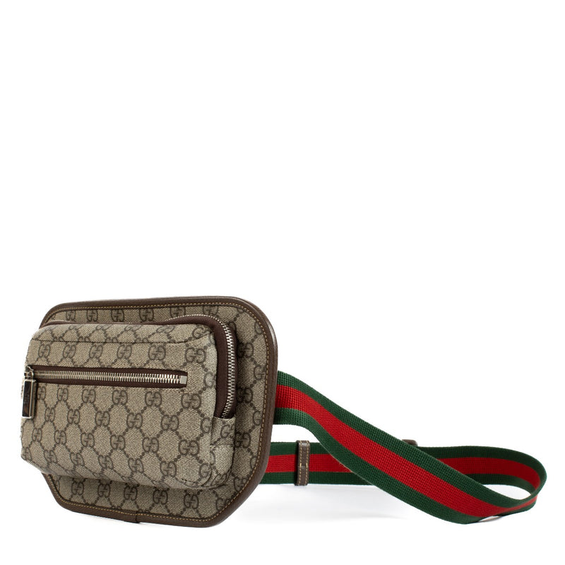 Shop safe online at Labellov in Antwerp, Brussels and Knokke this 100% authentic second hand Gucci GG Beige Canvas Supreme Belt Bag