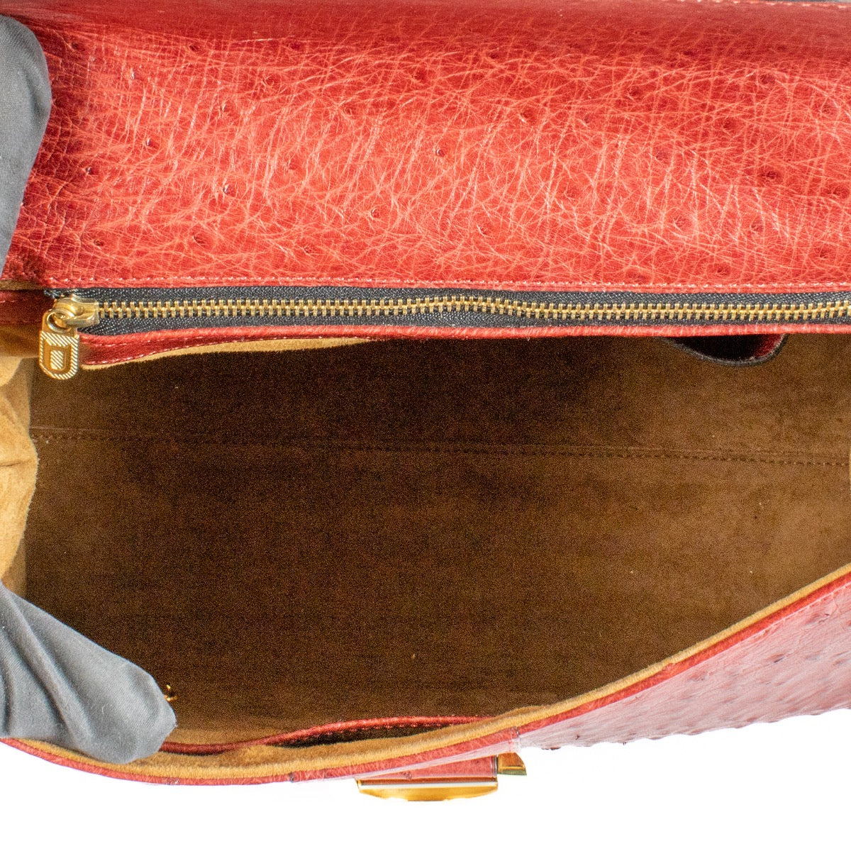 Shop safe online at Labellov in Antwerp, Brussels and Knokke this 100% authentic second hand Delvaux Red Ostrich MM Brillant. Koop veilig tweedehands authentieke Delvaux Red Ostrich MM Brillant bij Labellov.